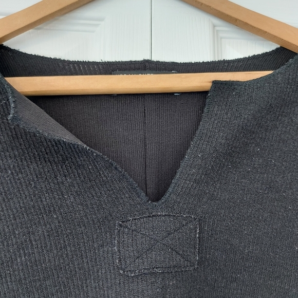 UO Jax Inside Out Notch Neck Top - Picture 2 of 7